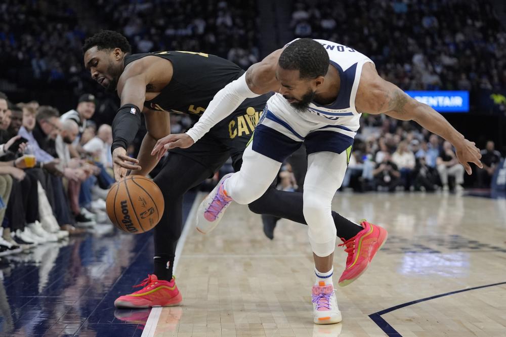 虑球员年龄 虑球员年龄