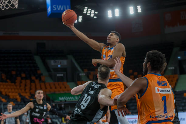 体现出中超 体现出中超