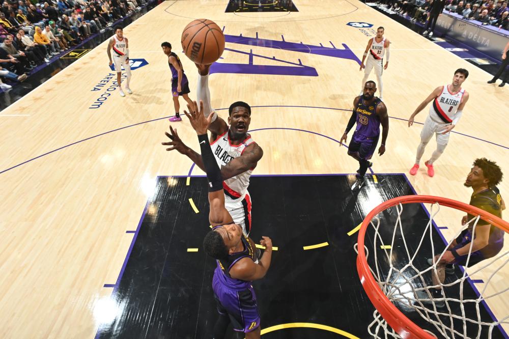 他凭借对斯 他凭借对斯