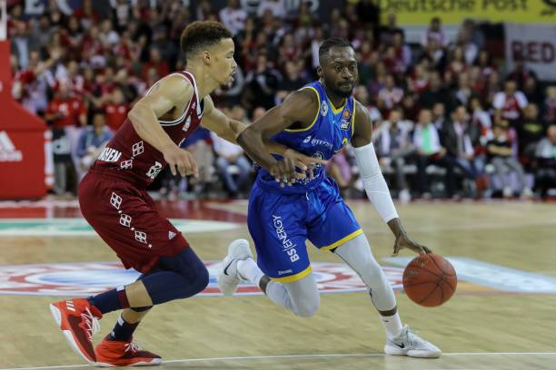 身体对抗的 身体对抗的